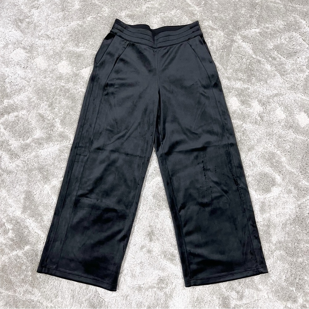 Lululemon | Scuba Velvet Black Mid-Rise Wide-Leg Pant size Large - Picture 4 of 16